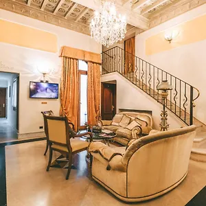domus-florentiae.it-tuscanyhotel.com/